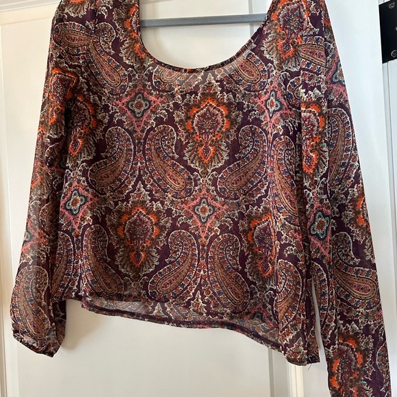 Lovely Multicolor Paisley Top - Picture 2 of 2